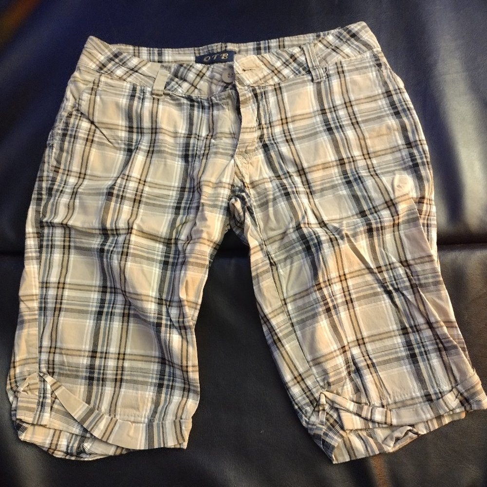 OTB  plaid 90s style skater shorts size 1/2
